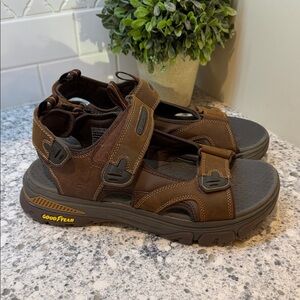 Skechers Luxe Foam Sandals Mens Brown Leather Adjustable Straps Goodyear Size 11